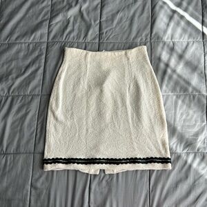 St. John Cream Mini Skirt with Black Trim